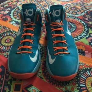 Nike KD’s. Sz 7Y